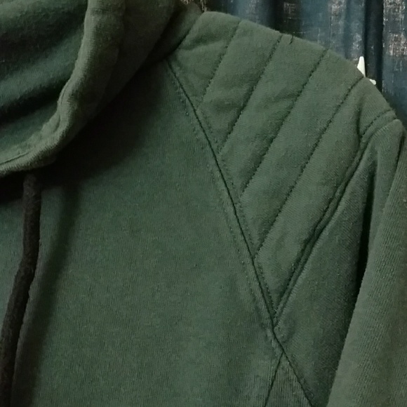 Green cowl/funnel neck sweatshirt - Picture 6 of 8
